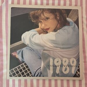 SOLD!!!!!!!1989 Taylor's Version vinyl Aquamarine Green Edition